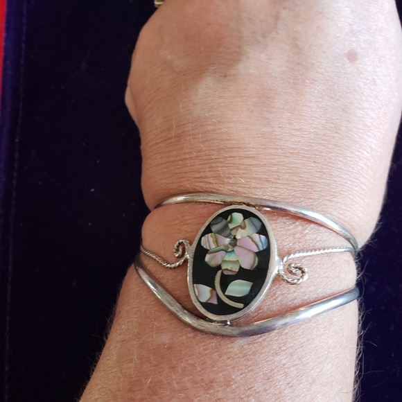 Vintage 7” Mother Of Pearl Abalone Silver Cuff Bracelet - Picture 2 of 6